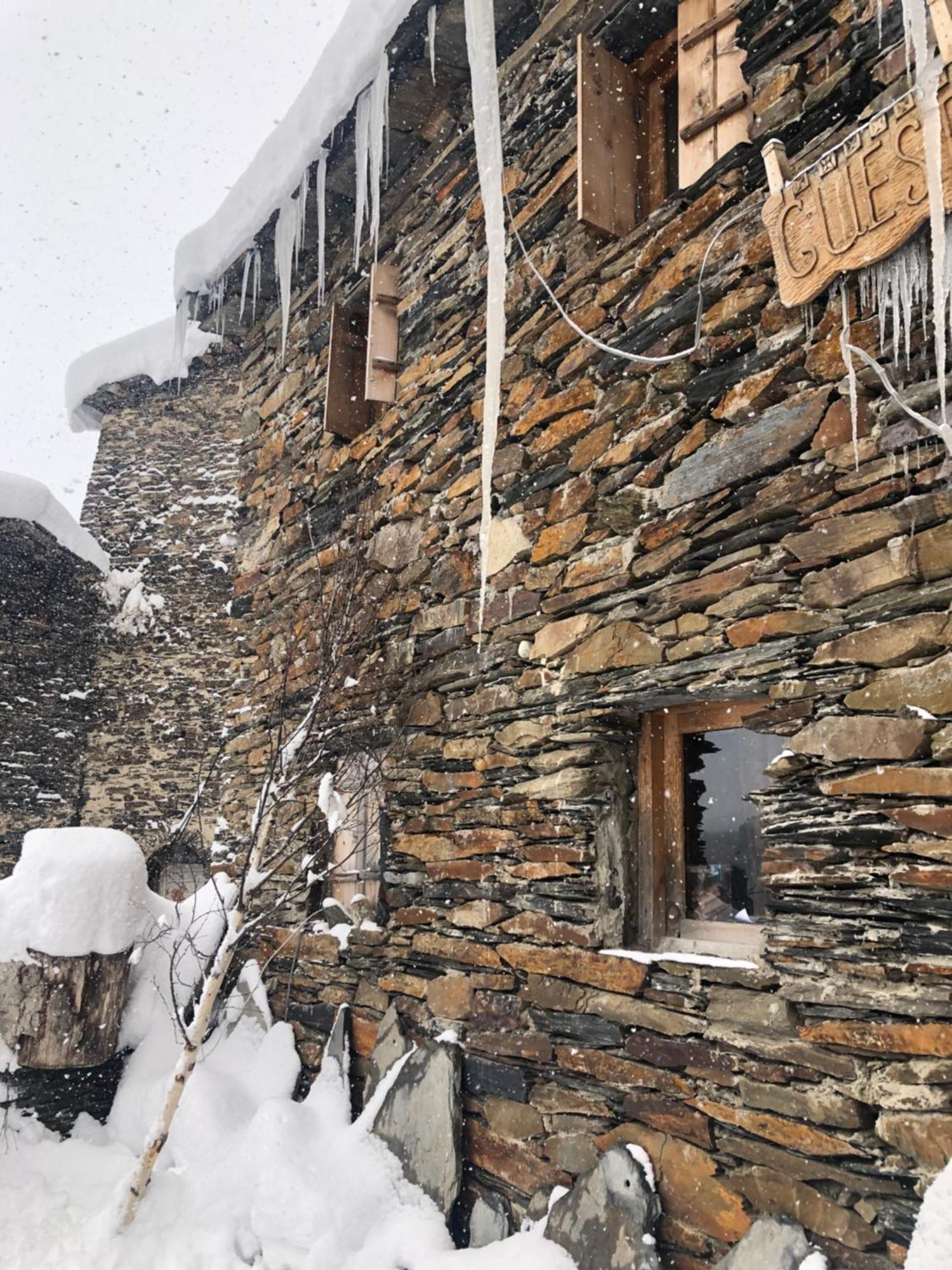 Hotel Old House Ushguli Exterior foto